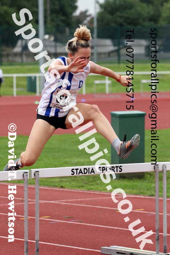 Women and Girls hurdles, 2021 North Eastern Track and Field Champs., Middesbrough. Photo: David T. Hewitson/Sports for All Pics